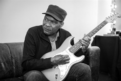 Robert Cray playing guitar Photo