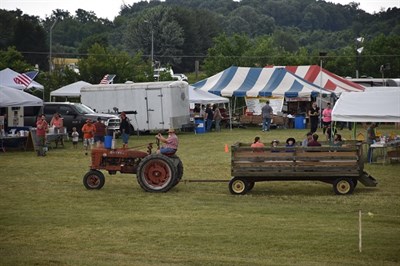 Wagon ride Photo