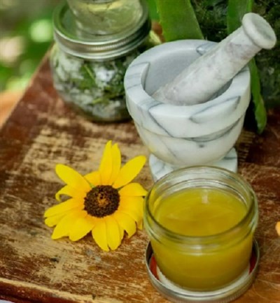 Cool and soothe summer skin with herbal salves and bath blends crafted from farm-grown herbs Photo