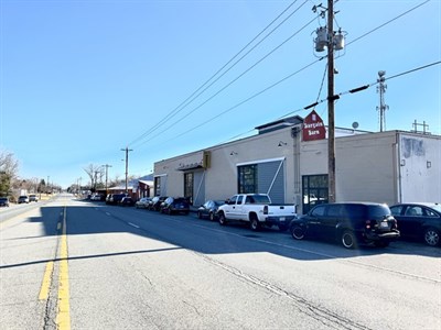 Hughesville Bargain Barb Photo