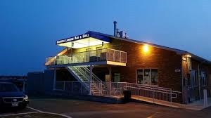 Brewer's Landing Bar and Grill exterior night view Photo