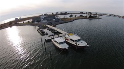 Riverside Lodge  Photo