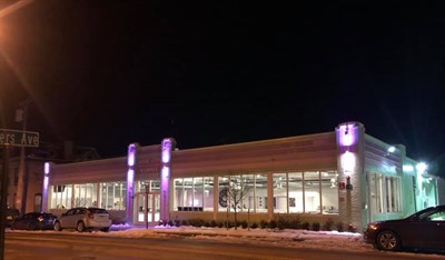 Outside view of Hub City Vinyl Photo