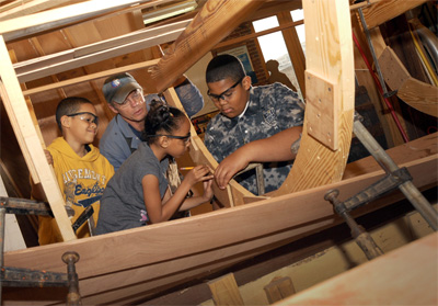 students at museum Photo