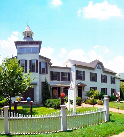 Academy Art Museum exterior view Photo