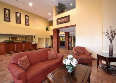 Quality Suites-Chestertown lobby Photo