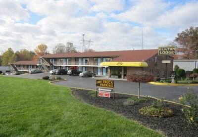 Elkton Lodge exterior view Photo