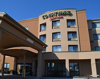 Courtyard by Marriott-Salisbury Photo