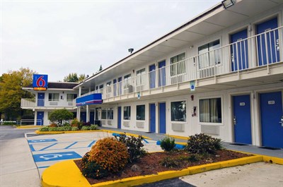 Motel 6 Photo