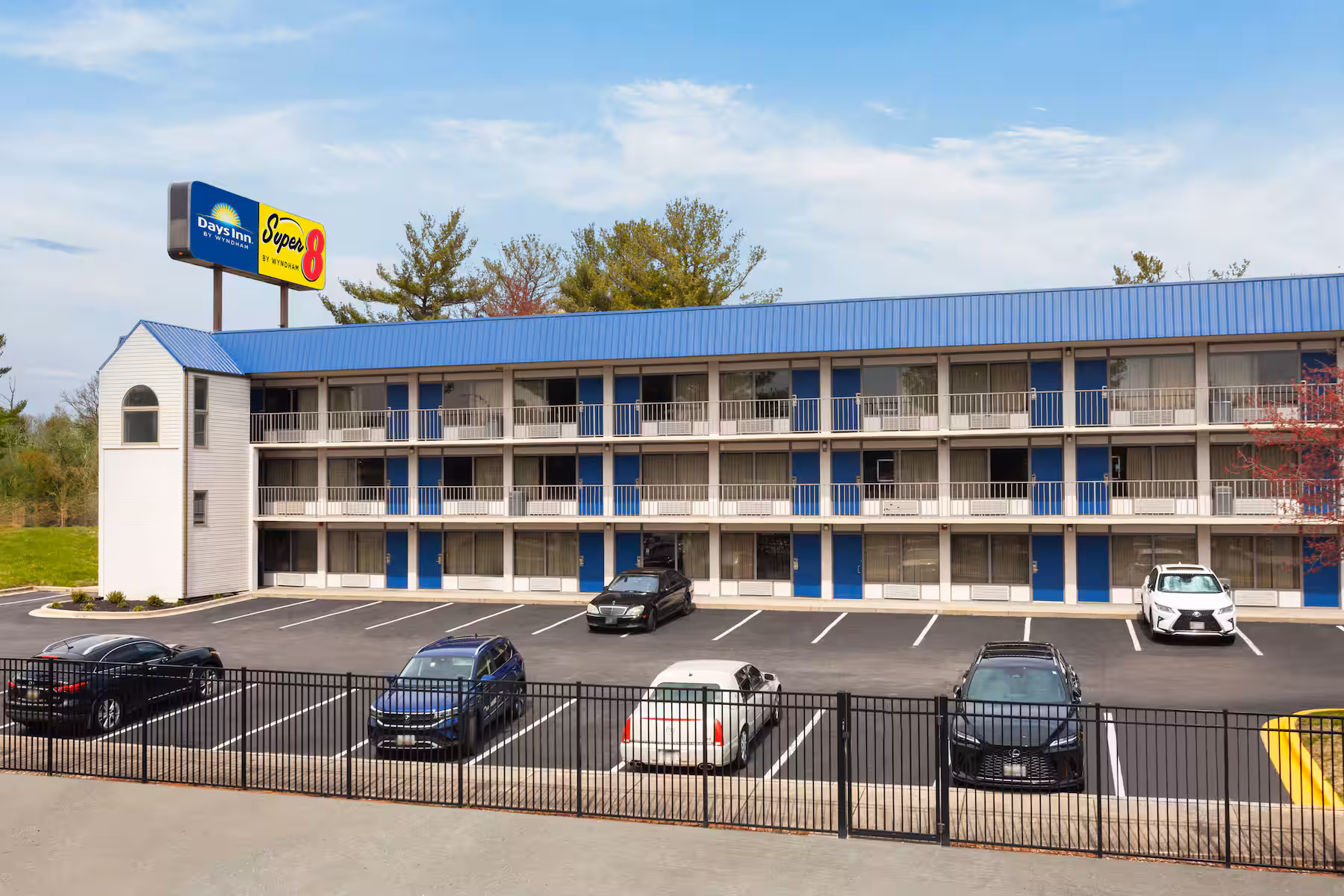 Days Inn-Woodlawn Photo