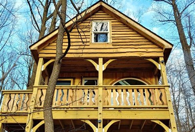 Tree house from The Treehouse Camp at Maple Free Campground Photo