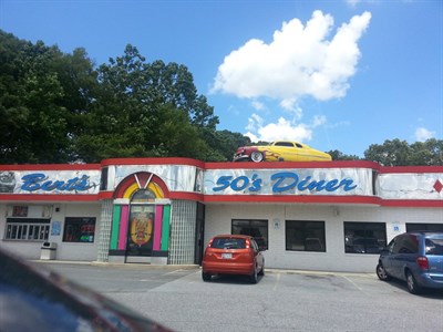 Bert's Restaurant &amp; 50's Drive In Photo