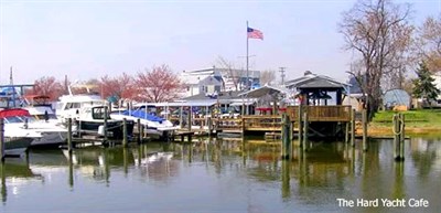 Hard Yacht Café exterior view Photo