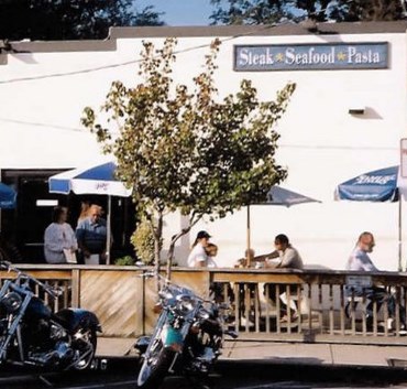 Outside of Thursday's Bar & Grill Photo