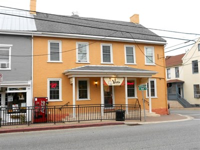 Vesta Pizzeria &amp; Family Restaurant Photo