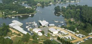 boat on the water at sunset Photo