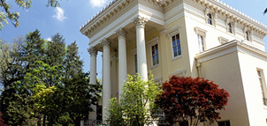 Yellow stucco house Photo