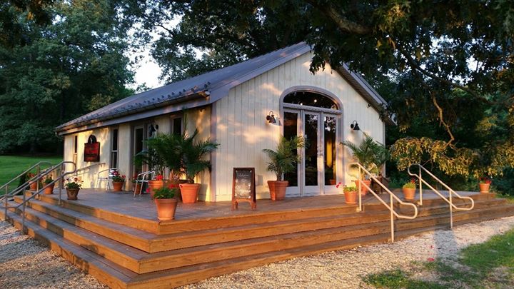 Perigeaux Vineyards & Winery tasting room Photo