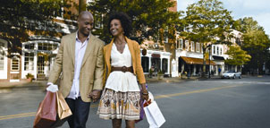 Couple shopping Photo