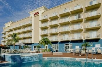 Hampton Inn & Suites-Ocean City exterior view Photo