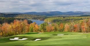 Picture of a green and sand traps at the Lodestone Golf Course Photo