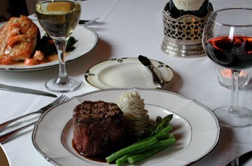 Louisiana Restaurant steak dinner placement Photo