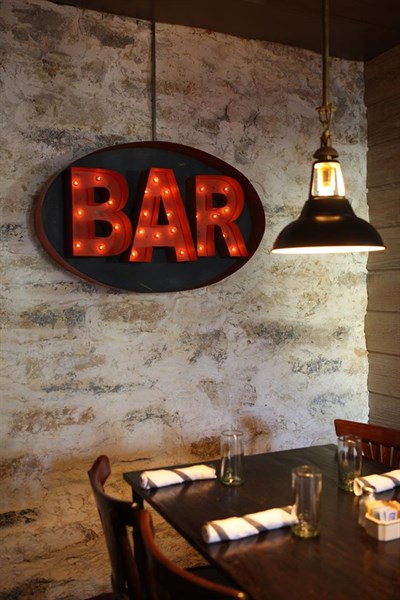 Johnny's interior Photo