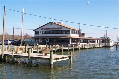 Captain John's Crabhouse on the water complete with marina Photo