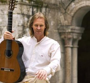 Guitarist David Russell Photo