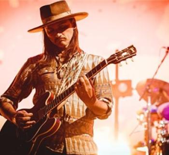 Duane Betts playing guitar Photo