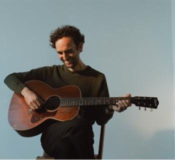 Julian Lage Photo