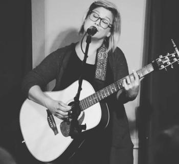 Singer Songwriter Anna Burgess Photo