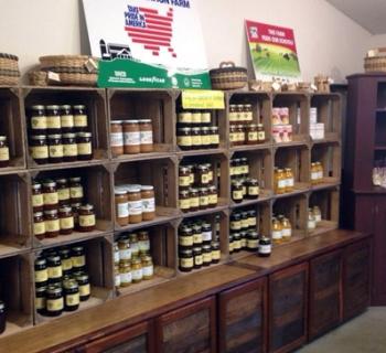 Catoctin Mountain Orchard market Photo