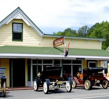Two if By Sea Restaurant exterior view Photo