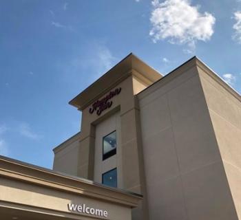 Hampton Inn-Cumberland exterior view Photo