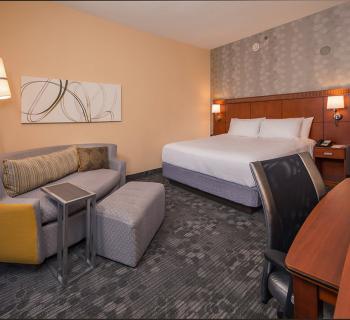 Courtyard by Marriott-New Carrollton room interior Photo