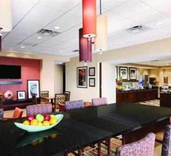 Hampton Inn-Frederick interior lobby view Photo