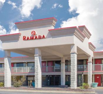 Ramada Edgewood Hotel and Conference Center exterior view Photo