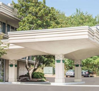 Days Inn-Glen Burnie exterior view Photo