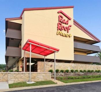Red Roof Plus+ Baltimore North-Timonium exterior Photo