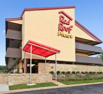 Red Roof Plus+ Baltimore North-Timonium exterior Photo