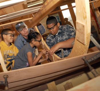 students at museum Photo
