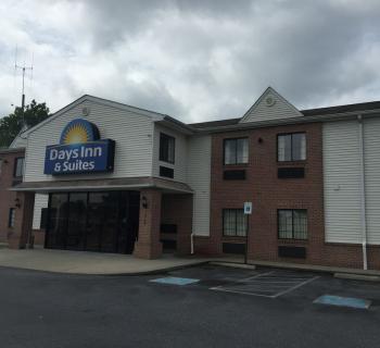Days Inn by Windham-Cambridge exterior view Photo
