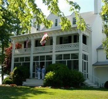 Wades Point Inn on the Bay Photo