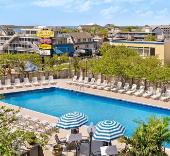 Outdoor Pool at the Plim Plaza Hotel Photo