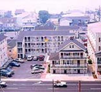 Exterior of the Admiral Motel Photo