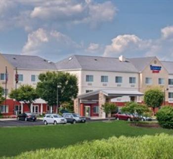 Fairfield Inn & Suites by Marriott-Frederick exterior Photo