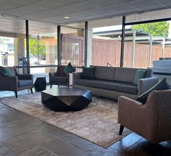 Laurel Lobby Photo