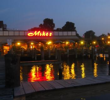 Mike's Restaurant: Crab House exterior view Photo