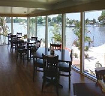 Inside the Restaurent are lovely waterviews Photo